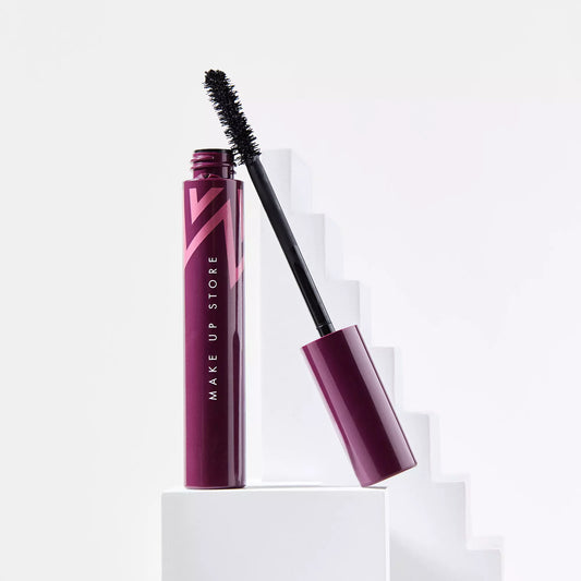 Magnified master volume mascara black